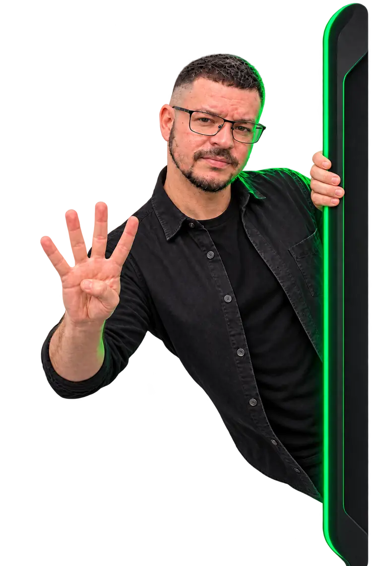 Filipe, da Logup Digital, mostrando quatro dedos — uma etapa do processo em cada